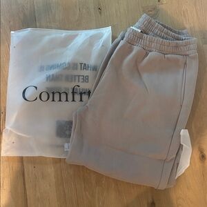 Comfrt Travel Essentials Sweatpants. Bark 2XL